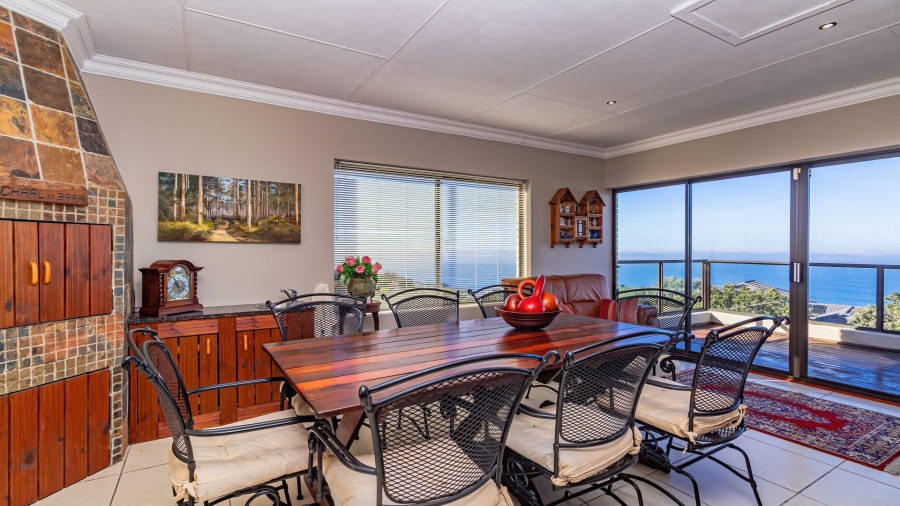 5 Bedroom Property for Sale in Village On Sea Western Cape